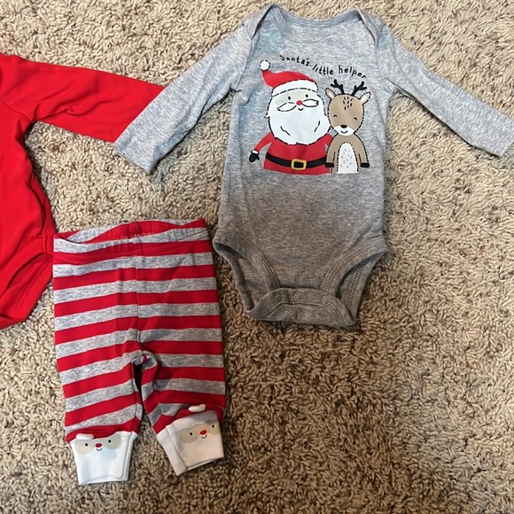 BNWOT 3-piece super soft “Santa’s Little Helper” Xmas Holiday bundle for newborn - Picture 3 of 3